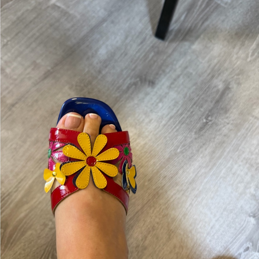 BOGO J Renee Red Floral Slide Sandal with Yellow Accents and Alex Marie SIZE 8 - Picture 4 of 10